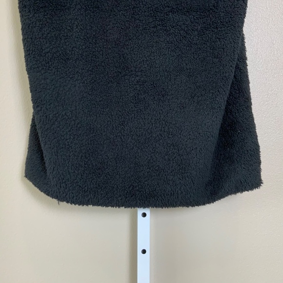 FAVLUX Fuzzy Sherpa Open Hooded Vest - Picture 16 of 16